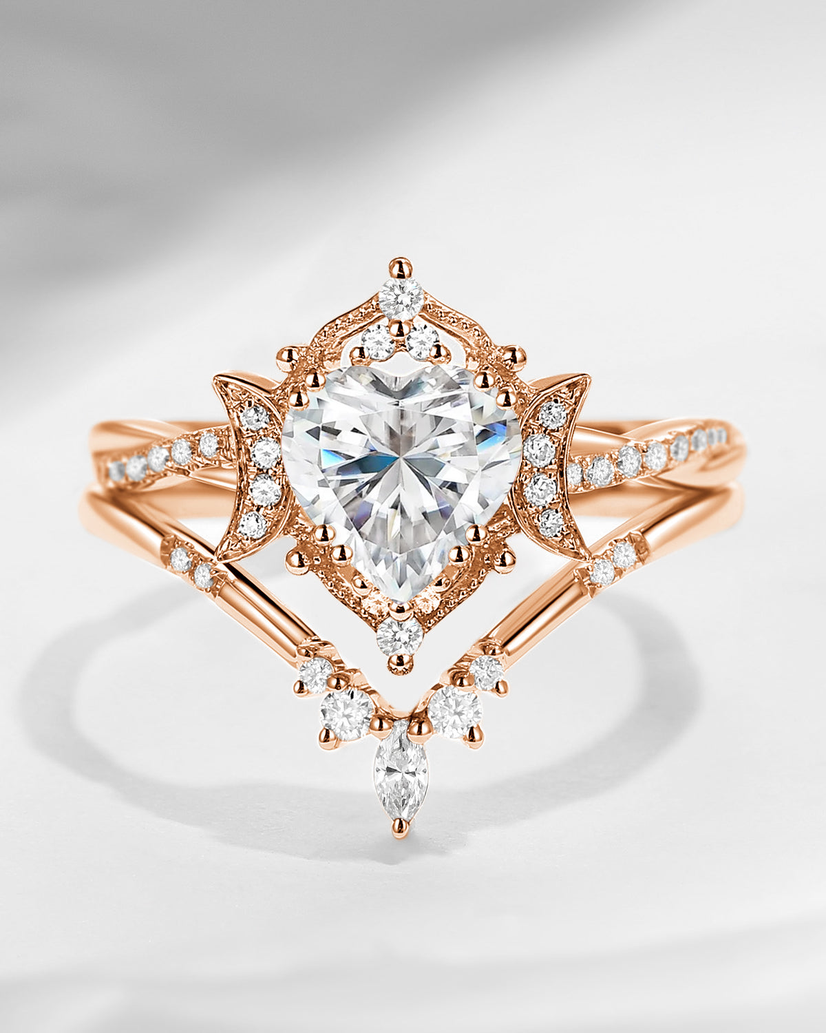 Crescent Moon | Heart Shaped Moissanite Engagement Ring Set 2pcs - Alexandria