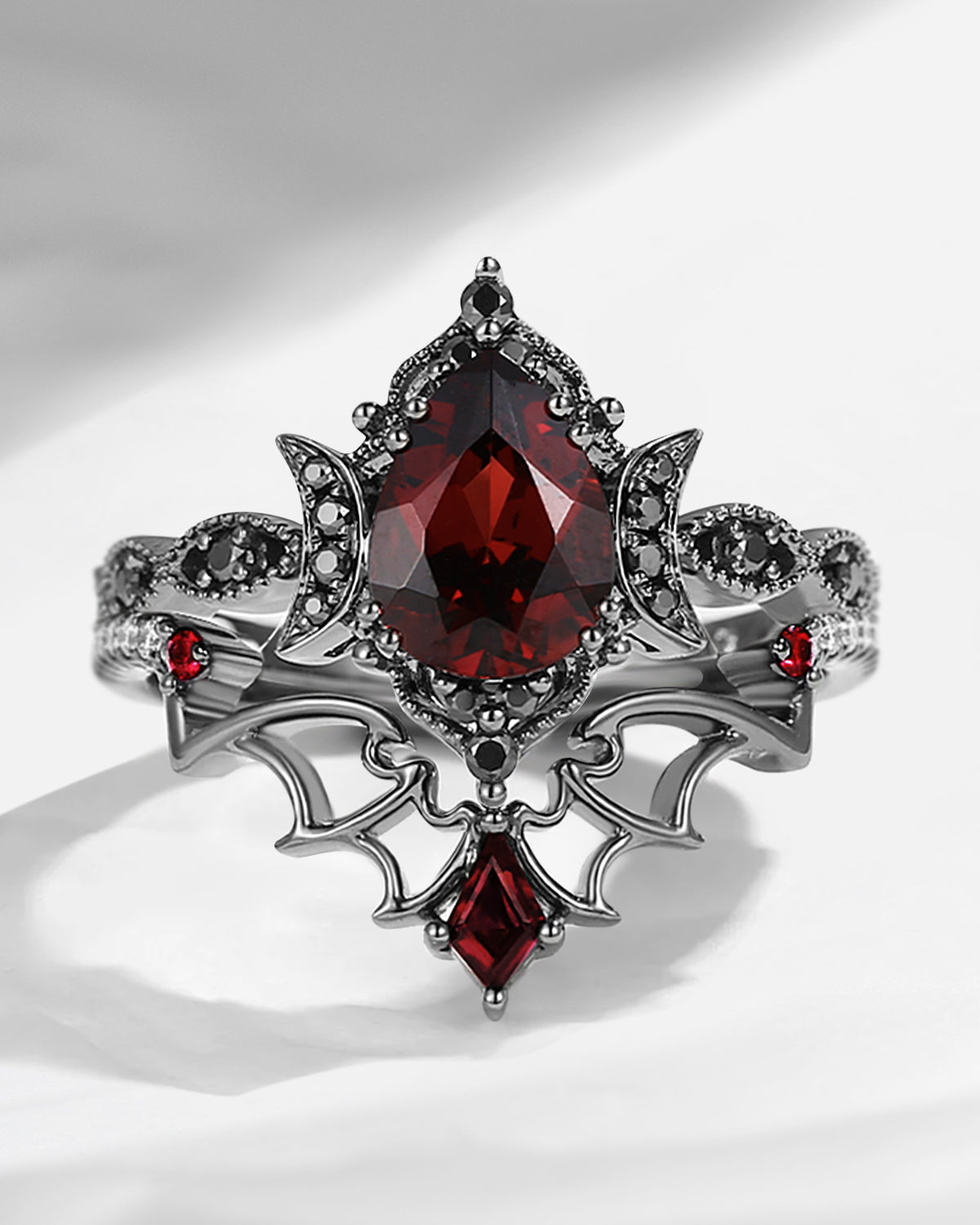 Crescent Moon | Vintage Inspired Pear Shaped Garnet Black Gold Ring Set 2pcs