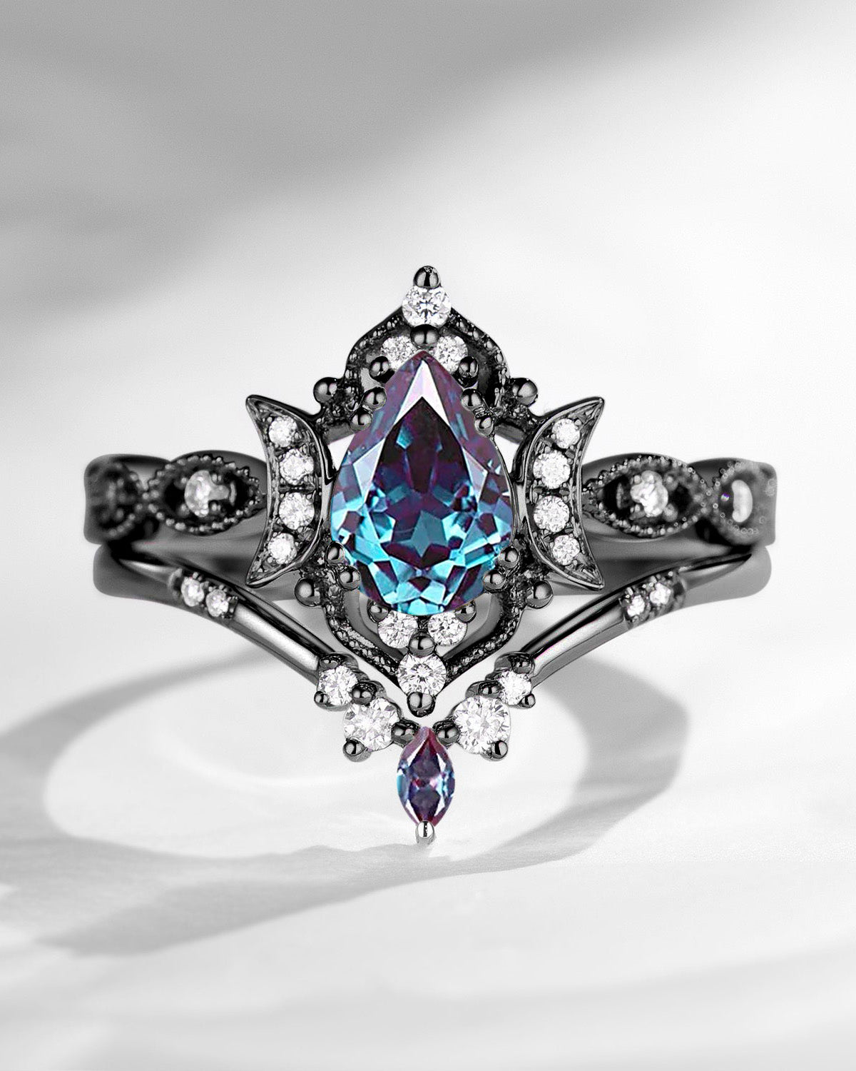 Crescent Moon | Unique Lab Alexandrite Black Gold Engagement Ring Set 2PCS - Luna