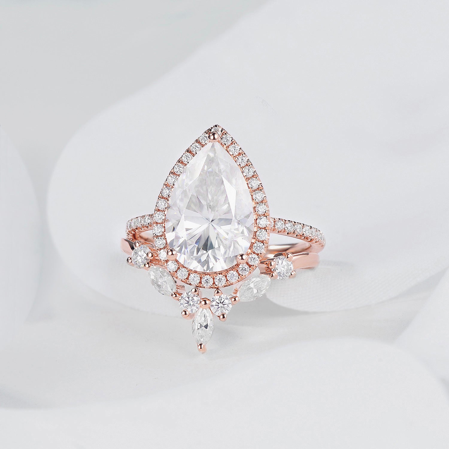 3.0ct Pear Cut Moissanite Halo Ring Set 2pcs