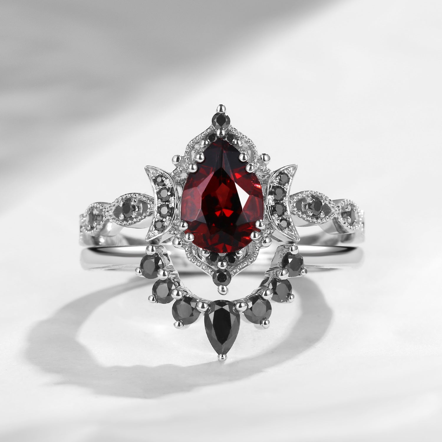 Crescent Moon | Pear Shaped Garnet Curved Engagement Ring Set 2pcs - Eclipse