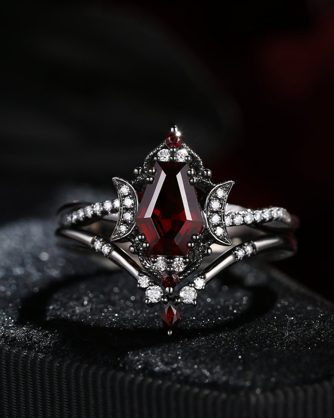 Crescent Moon | Infinity Coffin Garnet Twisted Black Gold Engagement Ring Set 2pcs - Alexandria
