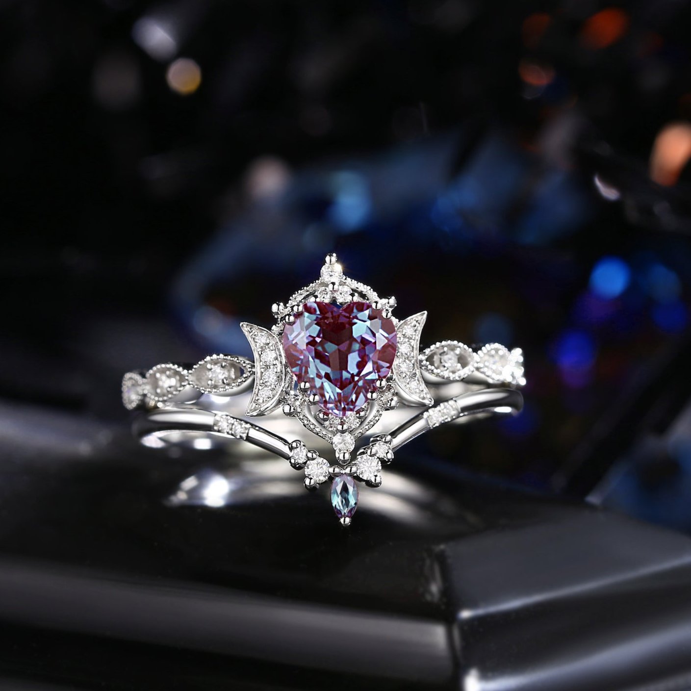 Crescent Moon | 18K Heart Shaped Lab Alexandrite Engagement Ring Set 2pcs - Luna
