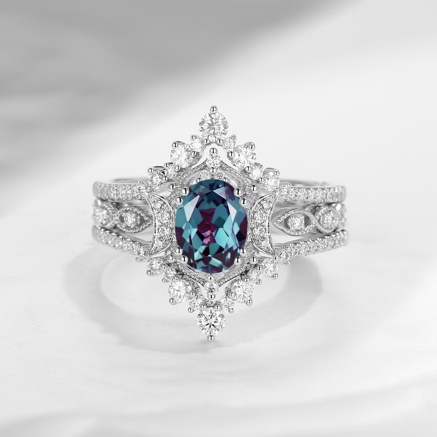 Crescent moon |Oval Alexandrite Engagement Ring Set 3PCS 18K With moissanite