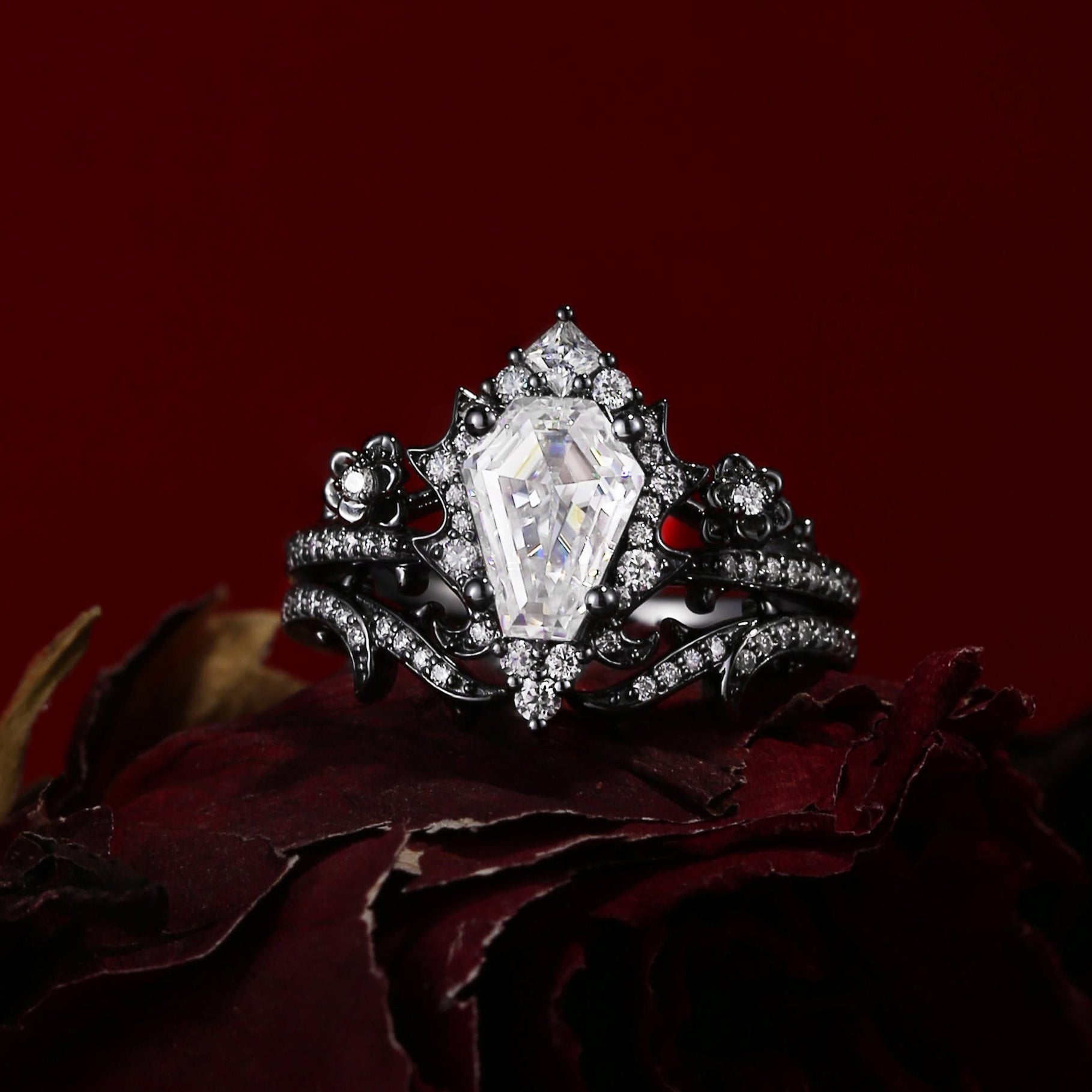 Gothic Style Coffin Moissanite Garden Of Eden Thorns & Roses Black Gold Ring Set 2pcs