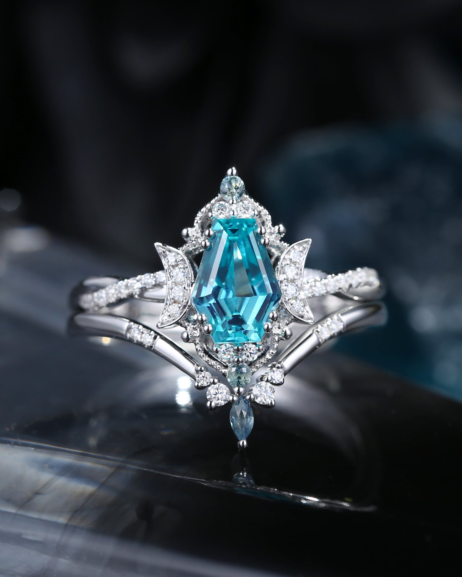Crescent Moon | Infinity Coffin Lab Teal Sapphire Twisted Engagement Ring Set 2pcs - Alexandria