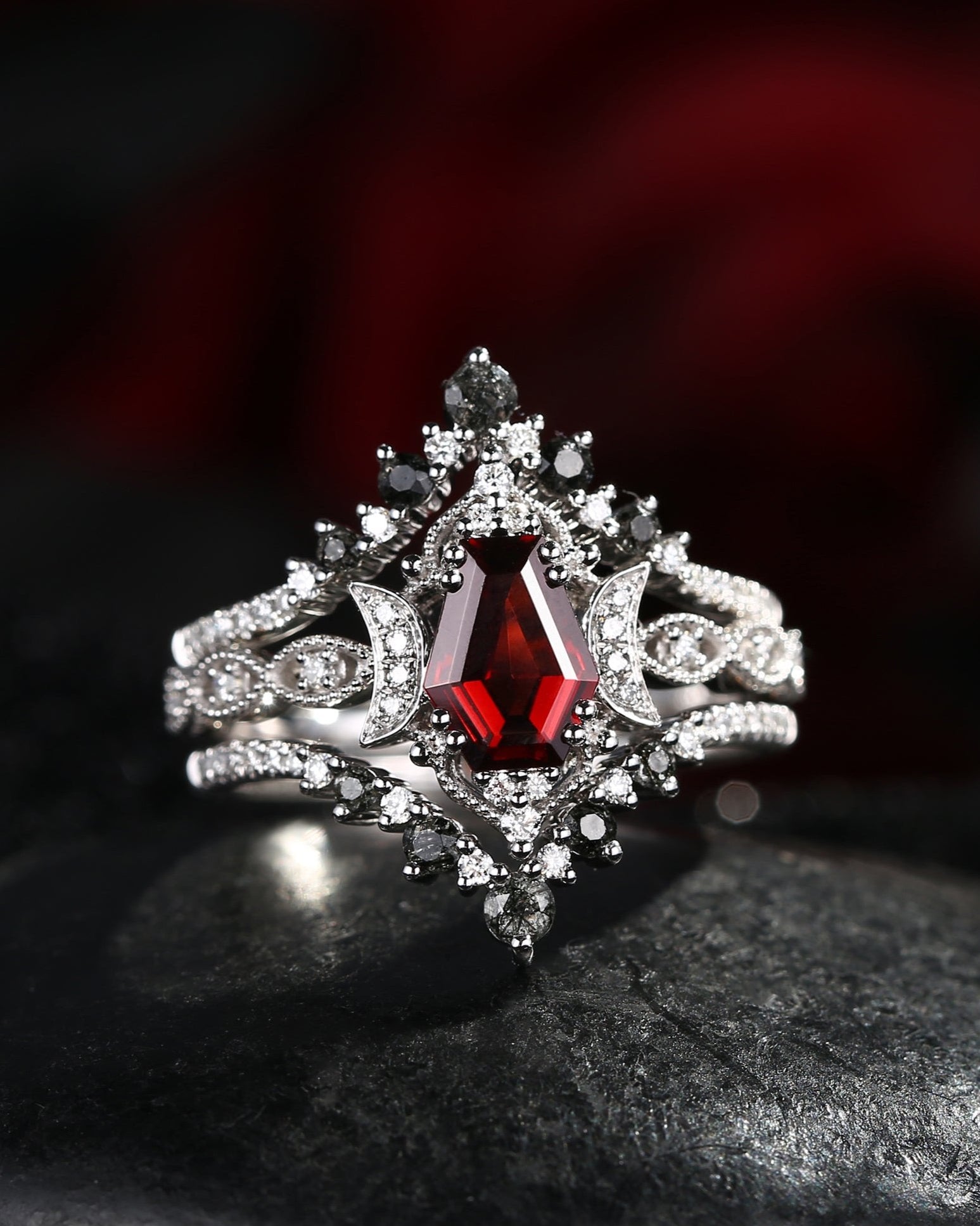 Crescent Moon | Coffin Garnet Engagement Ring 3pcs 18k - Till Death Do Us Apart