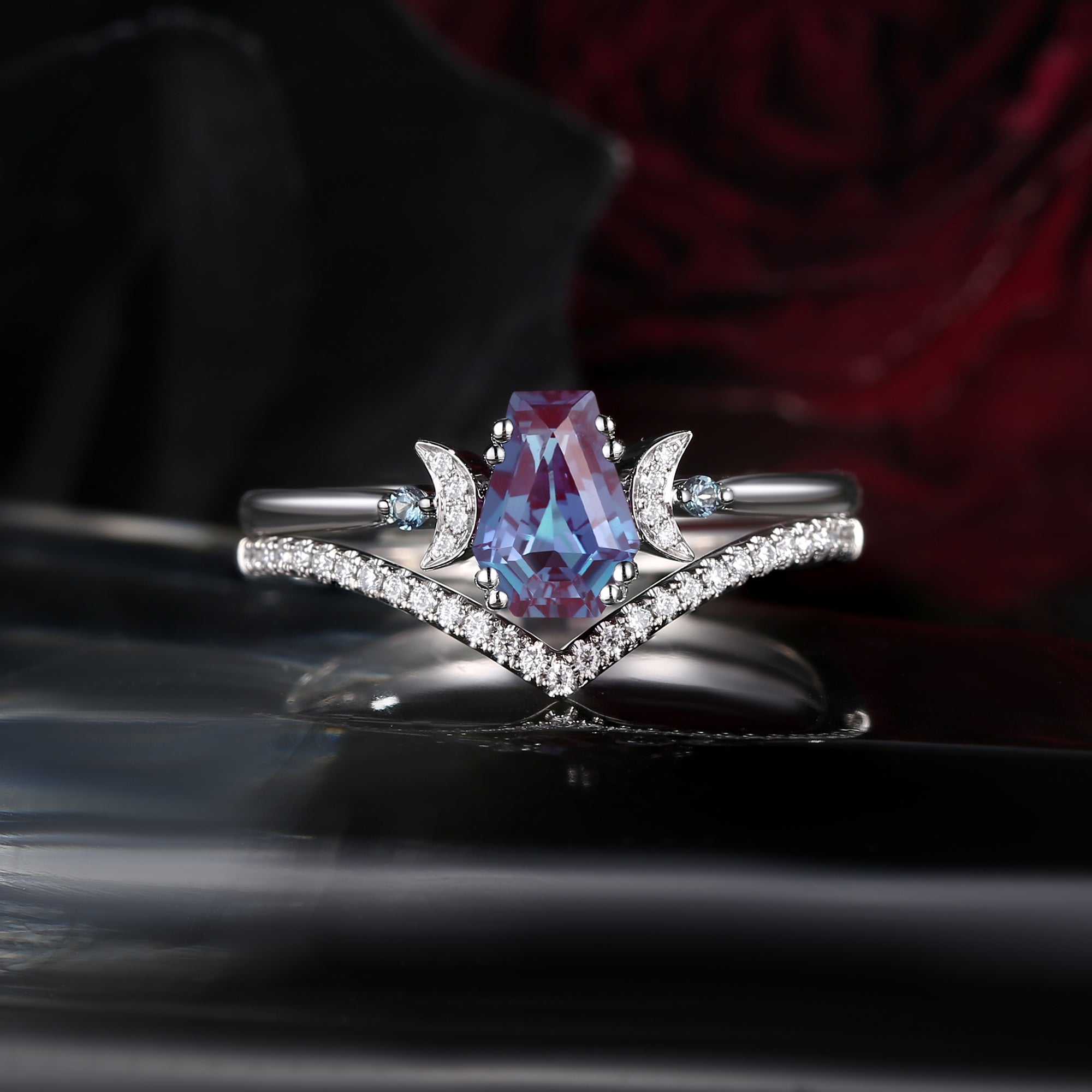 Crescent Moon | Coffin Lab Alexandrite Classic Engagement Ring Set 2pcs
