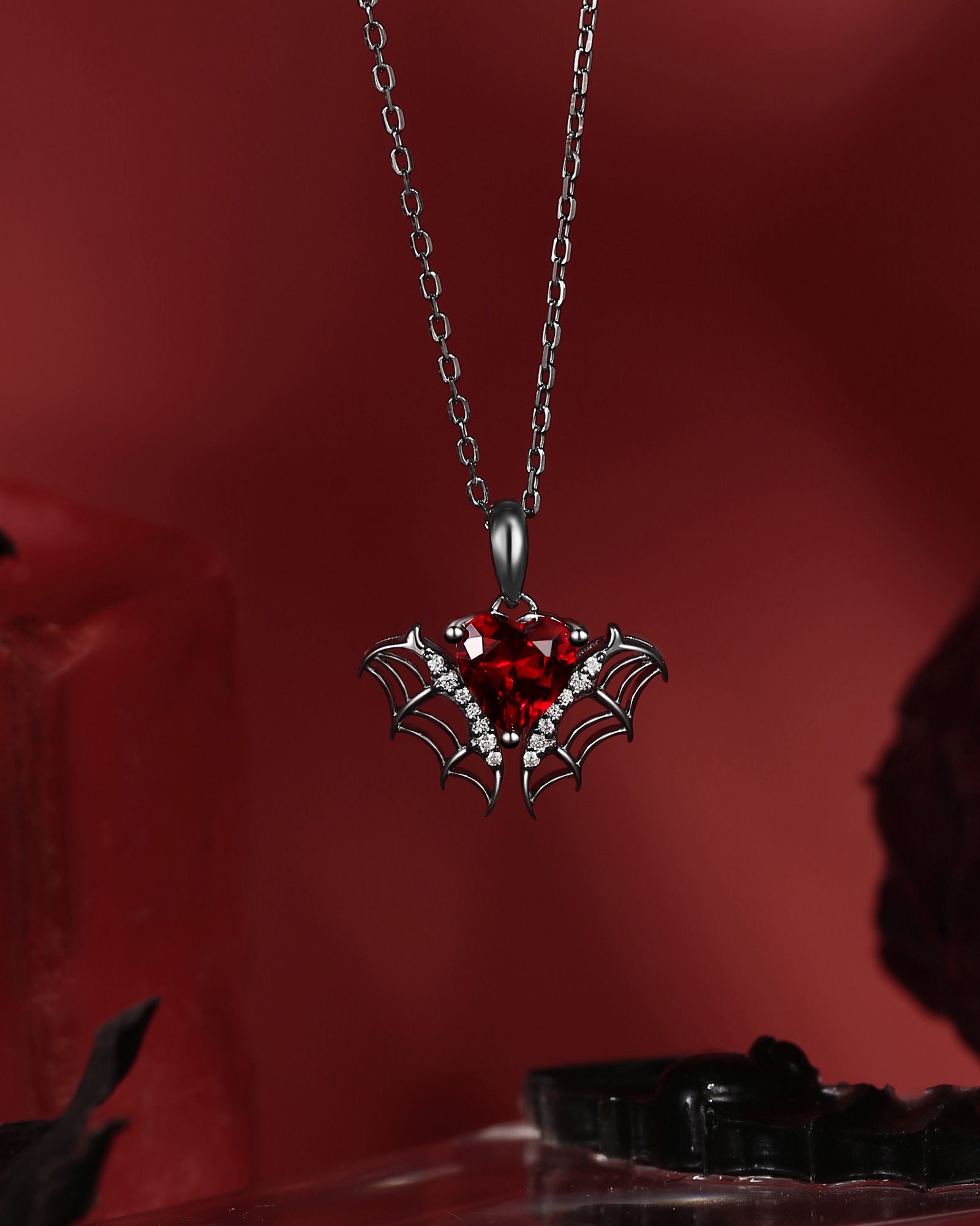 Unique Garnet Heart Cut Gothic Style Necklace - Fly To Love