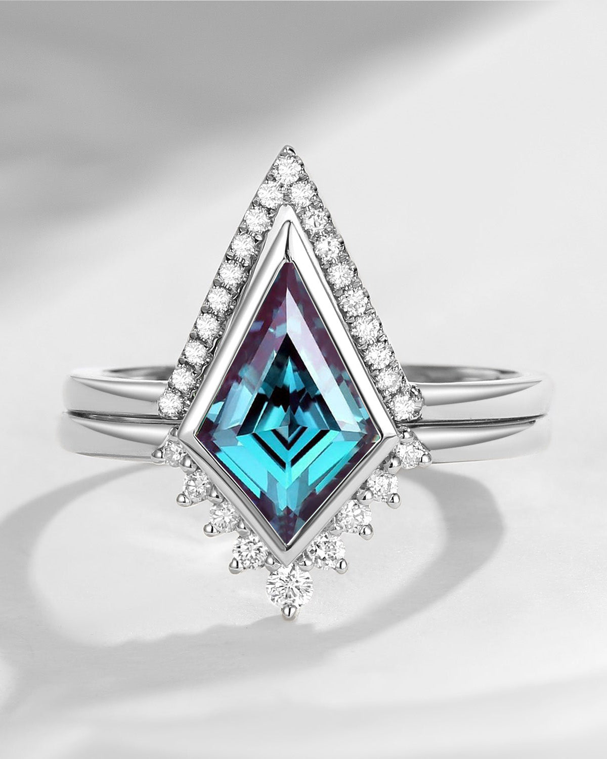 18K Art Deco Kite Shaped Lab Alexandrite Engagement Ring Set 2pcs - Statement