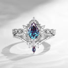 Crescent moon | Blue moonlight 18K Unique Alexandrite Engagement Ring Set 2PCS-Luna