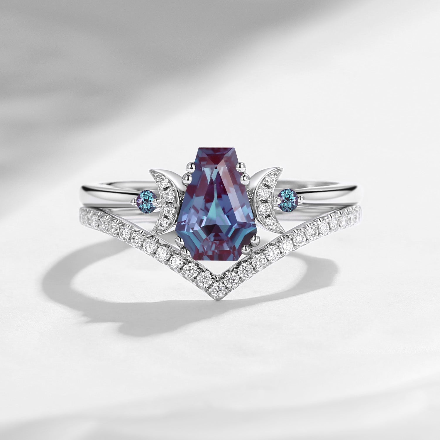 Crescent Moon | Coffin Lab Alexandrite Classic Engagement Ring Set 2pcs